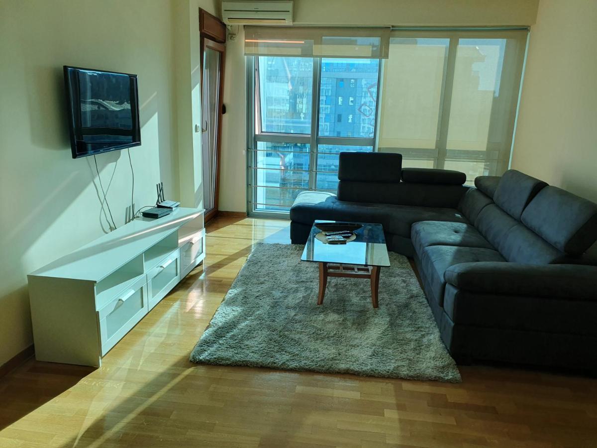 Great Location Two Bedroom Apatment "Maxim" Podgorica Bagian luar foto